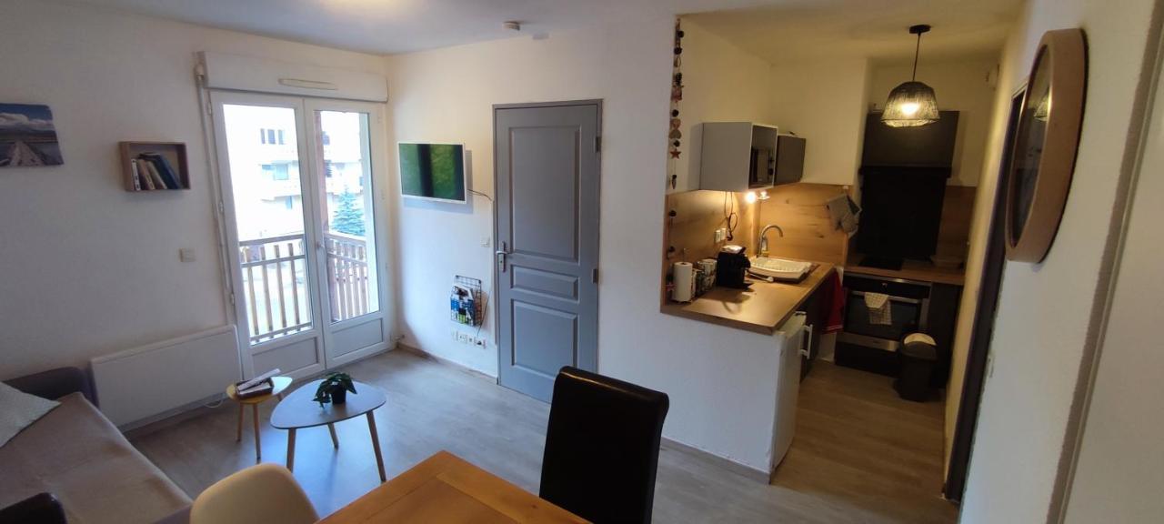 Joli T2 + Coin Montagne + Garage Briançon Exterior foto